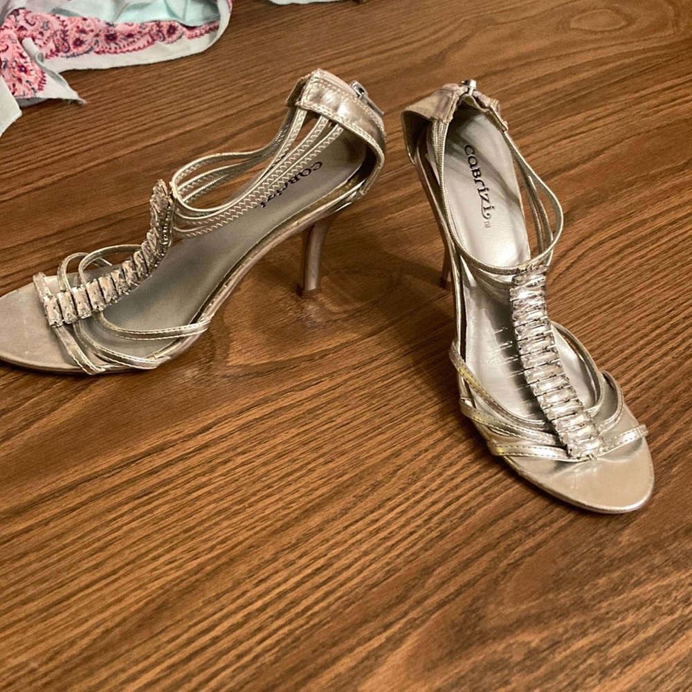 Silver cute shoes cabrizi